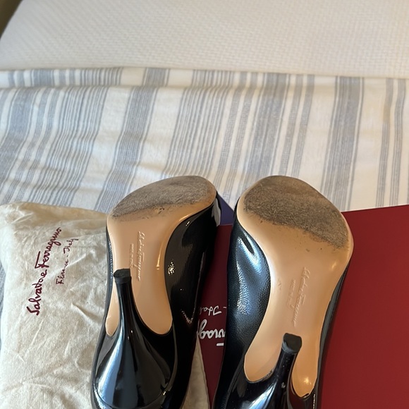 Salvatore Ferragamo open toe Vara Pump - Picture 4 of 4